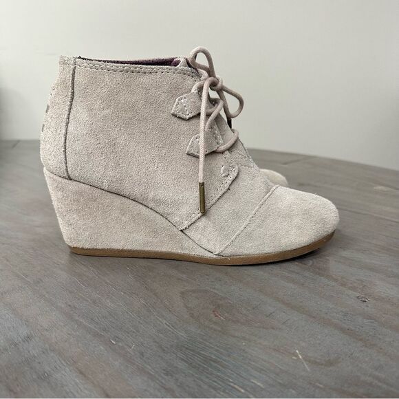 Tom’s Tan, Suede Wedge Ankle Boots. - Picture 4 of 7
